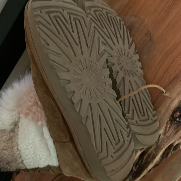 UGGs - Picture 3 of 5